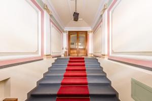 Апартамент Hostiv&iacute;t Apartments Прага Чехія