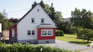 4 stjerner hytte Ferienhaus am Flaumbach Blankenrath Tyskland