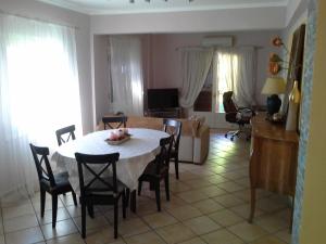 Beachfront home for 8, Kalifteri Beach, Afissos