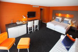 Family Room Orange room in Van der Valk Hotel Assen