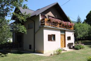 Holiday Home "Iris" near Plitvice Lakes