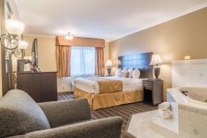 King Room with Hot Tub - Non-Smoking room in Best Western Inn & Suites