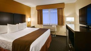 King Room - Non-Smoking room in Best Western Sky Valley Inn