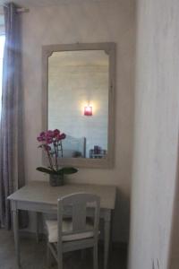 B&B / Chambres d'hotes Chambres Aux Bonnes Herbes : Chambre Double