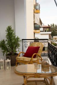 Apartment with Balcony room in Modern home in Heraklion Crete