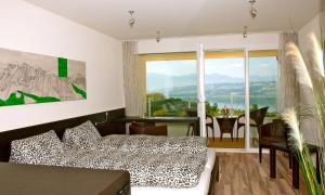 Double Room with Lake View room in Hotel Restaurant Vogelsang