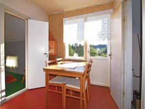 Gorgeous Home In Åmål With Wifi