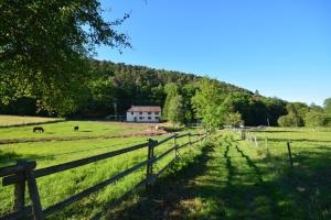 B&B / Chambres d'hotes Roulottes Django et Bella : photos des chambres