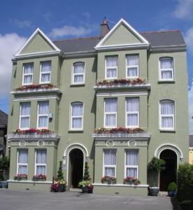 Garnish House hotel, 
Cork, Irish Republic.
The photo picture quality can be
variable. We apologize if the
quality is of an unacceptable
level.