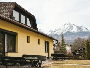 Four-Bedroom Apartment in Nova Lesna