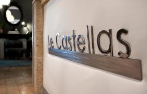 Hotels Hostellerie Le Castellas - Les Collectionneurs : photos des chambres