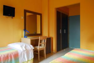 Standard Triple Room room in Hotel Michelangelo