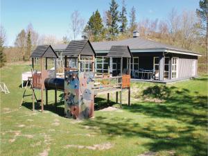 Nice Home In Ebeltoft With Kitchen