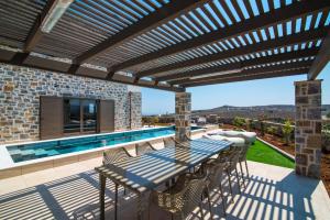Gregory Luxury Villa by Cretevasion