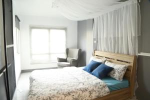 Queen Studio room in H Cube