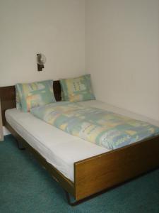 Single Room room in Hotel Eden Sisikon