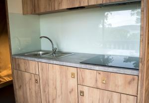 Anfasteröd Gårdsvik - Tälten