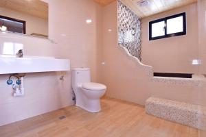 Phòng Deluxe Giường Đôi Có Bồn Tắm (Deluxe Double Room with Bath)