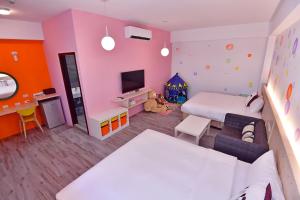 Phòng Deluxe Có 2 Giường Cỡ Queen (Deluxe Queen Room with Two Queen Beds)