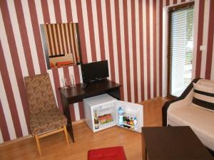 Standard Triple Studio room in Guest House Tsenovi