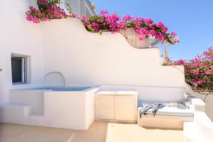 On the Cliff Suites Santorini Greece