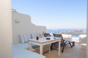 On the Cliff Suites Santorini Greece