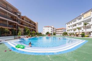 Los Cristianos to enjoy, relax and live the ocean!