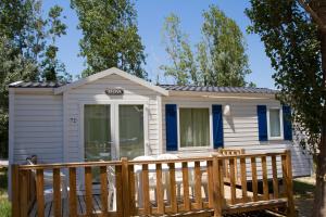 Campings Village Vacances Les Abricotiers (by Popinns) : Mobile Home Confort avec Terrasse (6 Adultes)