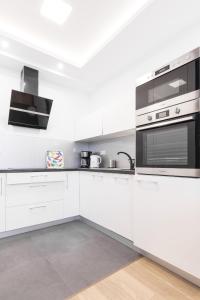 CityHeaven with parking and AC