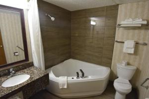Tropical Inn - North Battleford