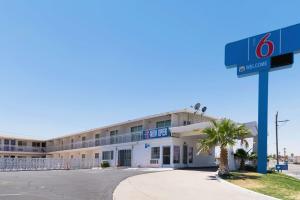 Motel 6-Barstow, CA - Route 66