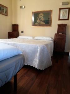 Deluxe Room (2 Adults + 1 Child)
