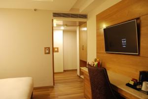 Glades Hotel