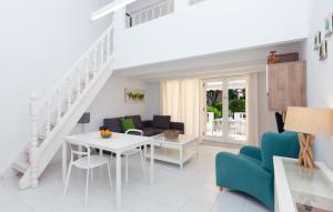 Apartment with Garden View (2-4 Adults) - Loft room in Apartamentos MR La Raconà
