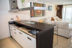 Listen THE VIEWS - 223