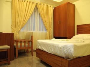 Vettoor Nanas Inn
