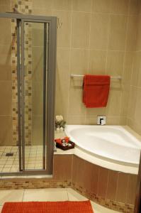 Summer Garden Guest House (The Palms)