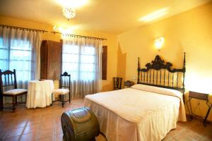 Five-Bedroom House room in Casa Rural Puria