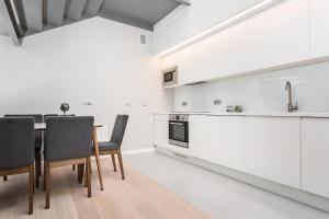 Venetian House Market Square Aparthotel