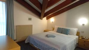 Family Room (2 Adults + 1 Child)