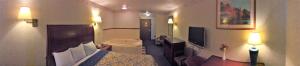 King Room with Spa Bath room in Americas Best Value Inn of Decatur