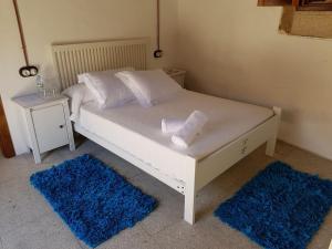 Double Room - Monastery room in Hostel Monasterio de Moraime