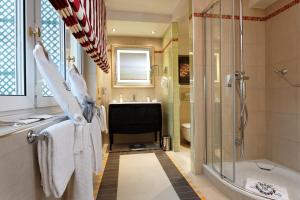 Hotels Majestic Hotel Spa - Champs Elysees : photos des chambres