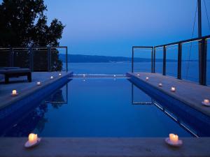 Villa Maranata-5 stars-pool-spa-gym-free parking-privacy 