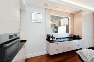 Diamonds Luxury Old Town Residence