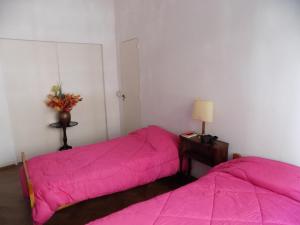 Twin Room with Shared Bathroom room in Casa de Familia - Solo Para Mujeres *Woman ONLY*