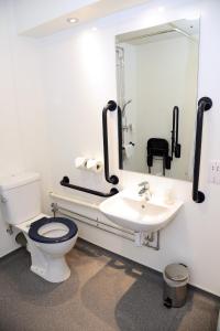 Twin Room - Disability Access room in Blue Jay Derby by Marston's Inns