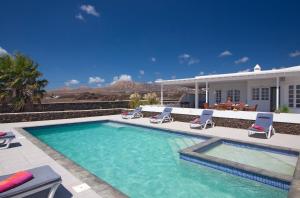 Villa Las Palmitas - Sea Views - Private Pool - Hot Tub - Table Tennis