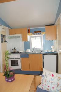 Campings Camping Hotel Les Rives du Loup : photos des chambres