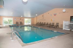 Hampton Falls Inn